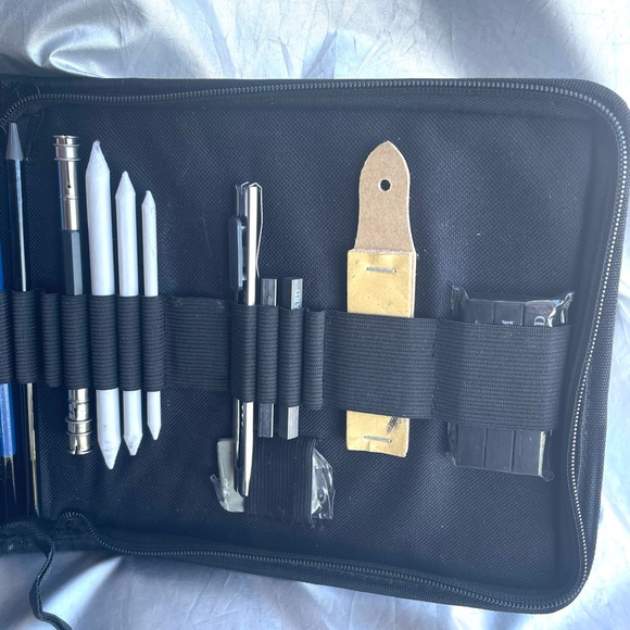 H & B Drawing Pencils Set 34 Pcs Sketch Pencils and Drawing Kit (incomplete) Set - Picture 2 of 5